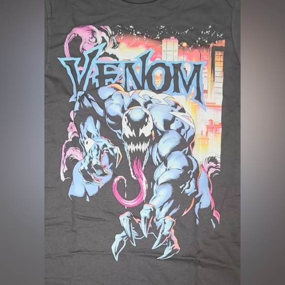 Marvel Venom City Aflame Gray Graphic T-Shirt - Picture 2 of 3